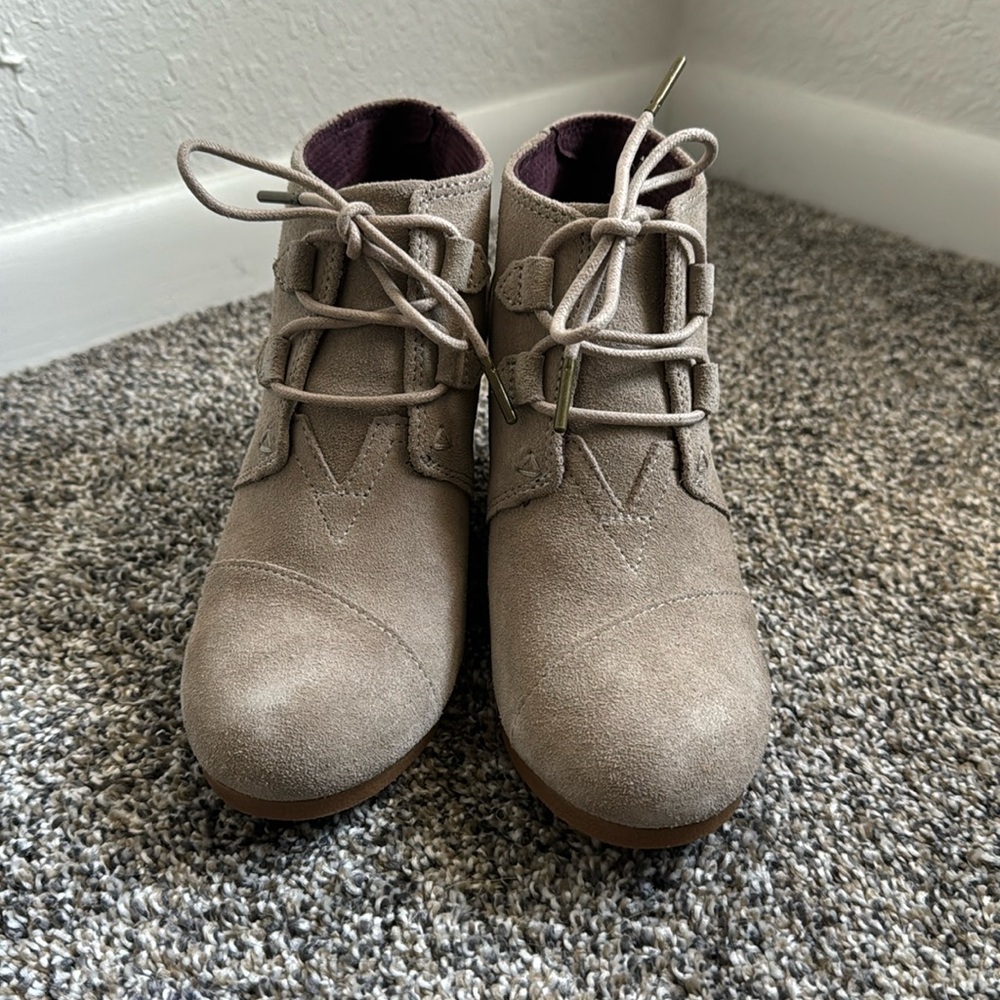 Tom's ankle boot new never worn